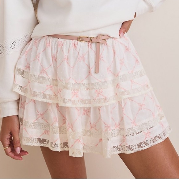 Francesca's Collections Dresses & Skirts - Francescas Samantha Bow Print Tiered Mini Skirt Lace Trim Flowy Pink White Large